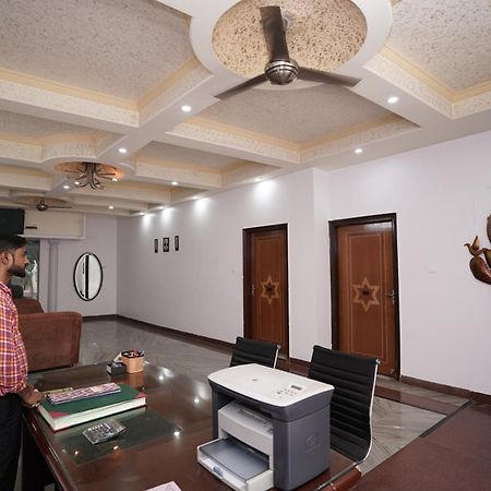 Hotel Lecston @Yashobhoomi Dwarka Sector - 25 Metro Station Delhi  Dış mekan fotoğraf