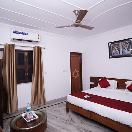 Hotel Lecston @Yashobhoomi Dwarka Sector - 25 Metro Station Delhi  Dış mekan fotoğraf