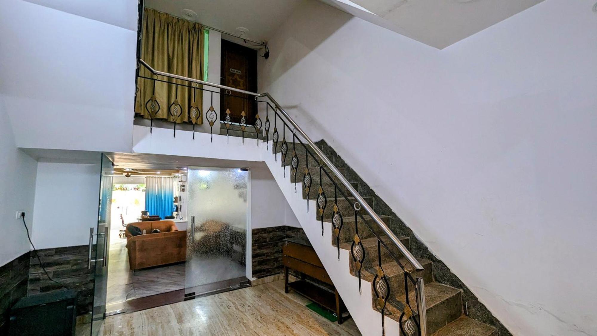 Hotel Lecston @Yashobhoomi Dwarka Sector - 25 Metro Station Delhi  Dış mekan fotoğraf
