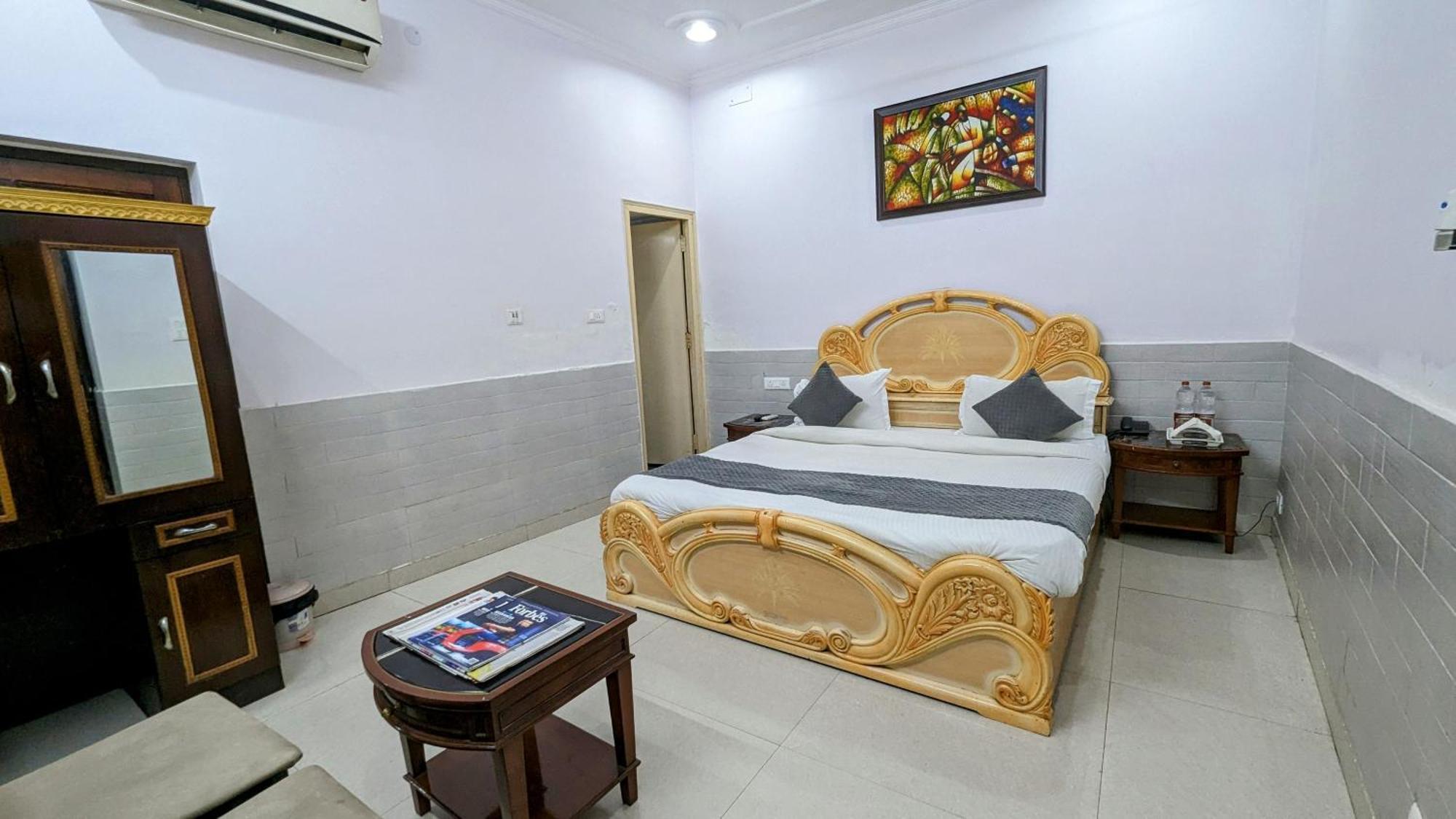 Hotel Lecston @Yashobhoomi Dwarka Sector - 25 Metro Station Delhi  Dış mekan fotoğraf