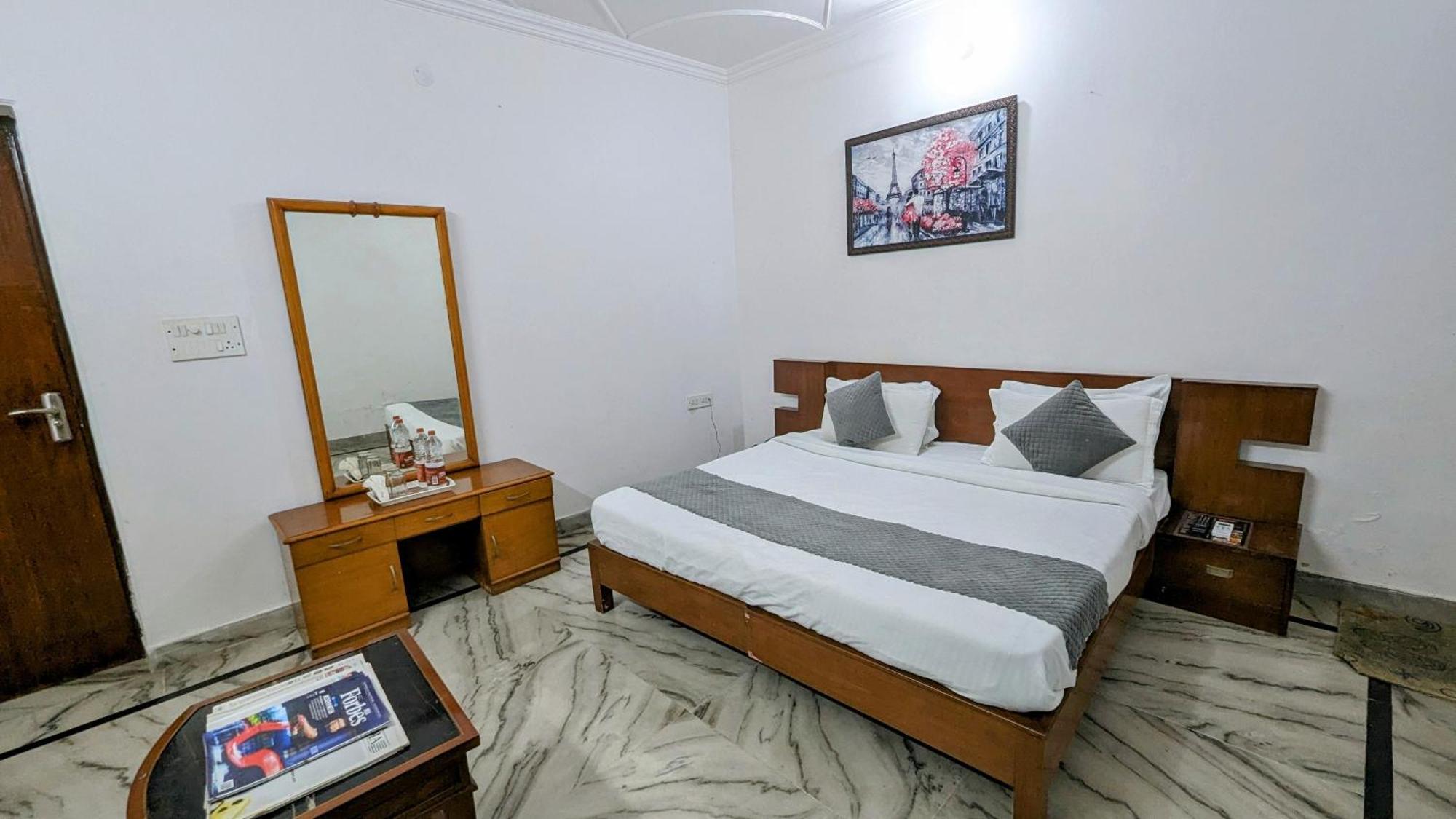 Hotel Lecston @Yashobhoomi Dwarka Sector - 25 Metro Station Delhi  Dış mekan fotoğraf