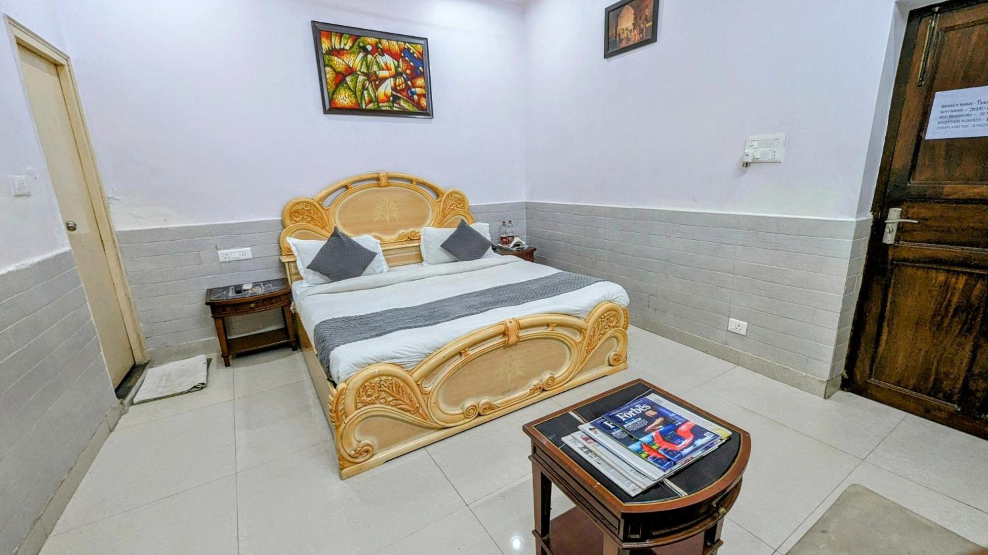 Hotel Lecston @Yashobhoomi Dwarka Sector - 25 Metro Station Delhi  Dış mekan fotoğraf