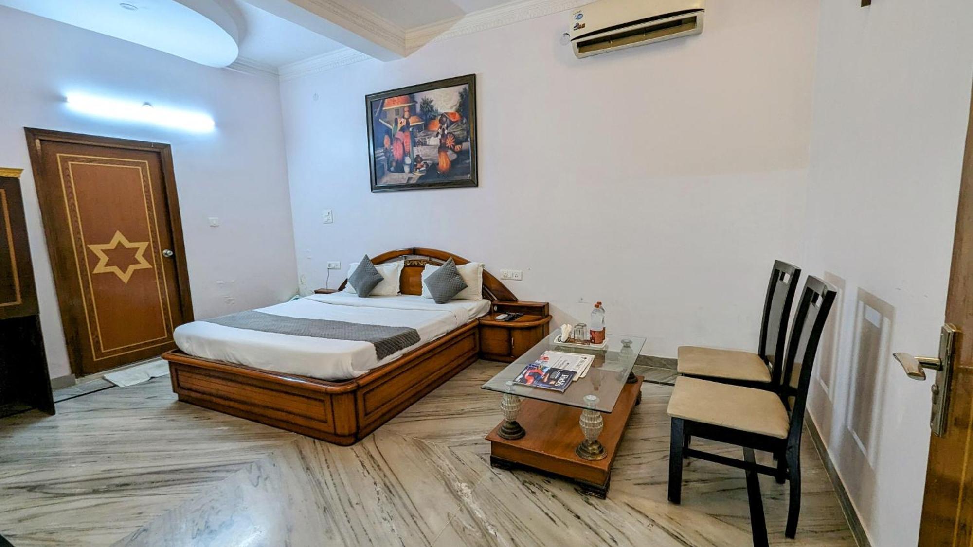Hotel Lecston @Yashobhoomi Dwarka Sector - 25 Metro Station Delhi  Dış mekan fotoğraf