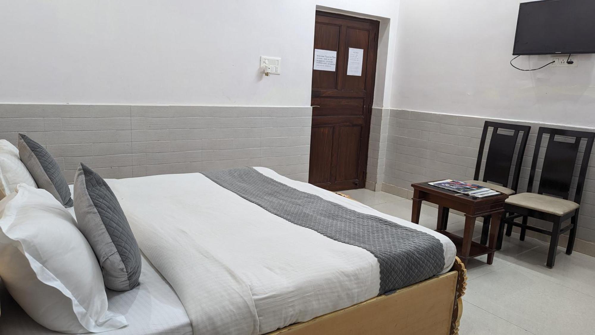 Hotel Lecston @Yashobhoomi Dwarka Sector - 25 Metro Station Delhi  Dış mekan fotoğraf