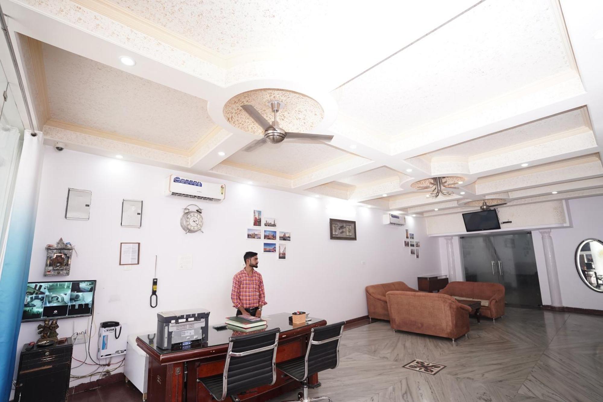 Hotel Lecston @Yashobhoomi Dwarka Sector - 25 Metro Station Delhi  Dış mekan fotoğraf