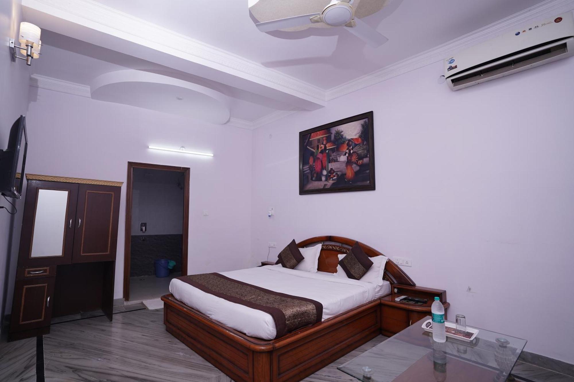 Hotel Lecston @Yashobhoomi Dwarka Sector - 25 Metro Station Delhi  Dış mekan fotoğraf