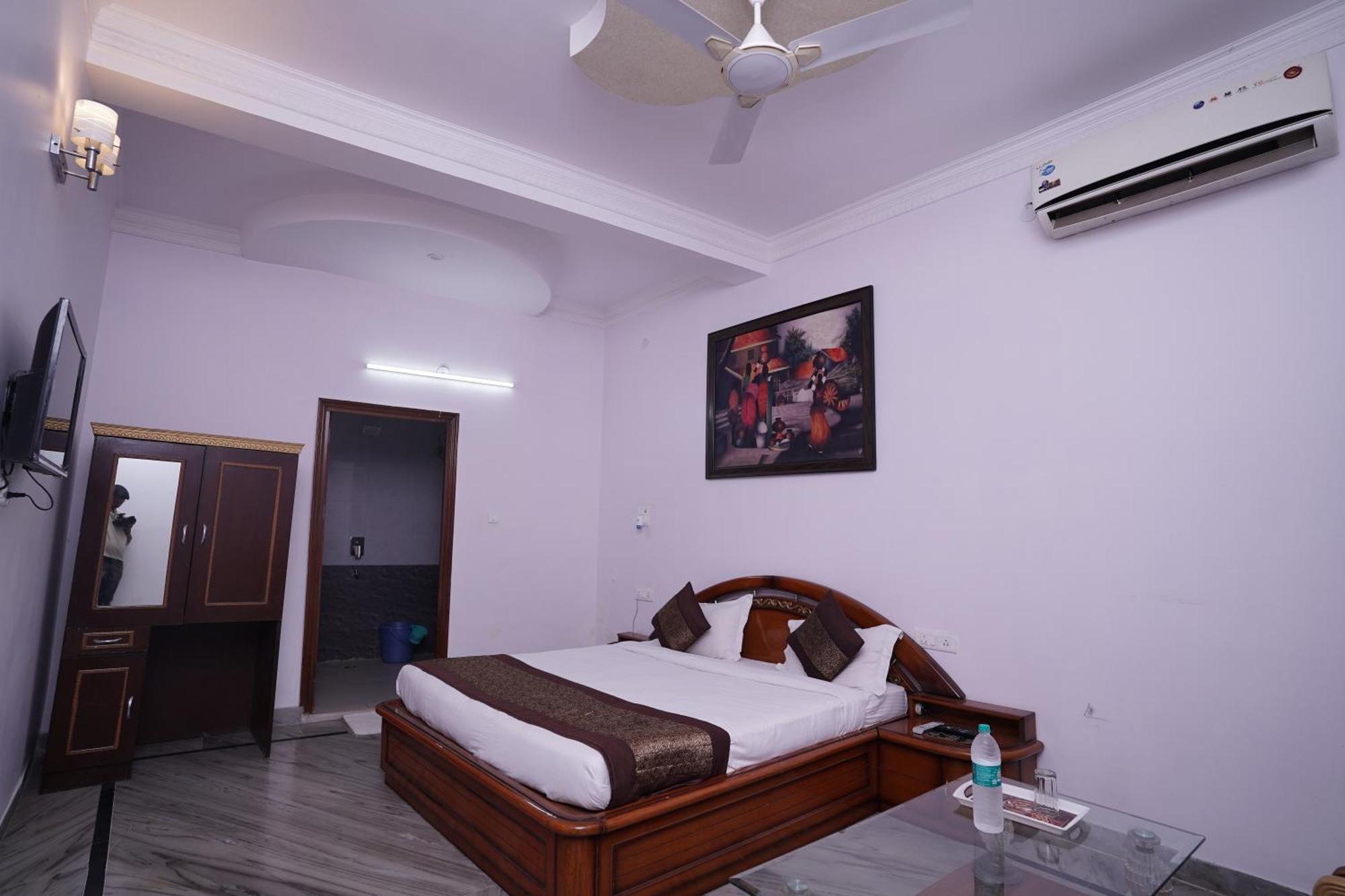 Hotel Lecston @Yashobhoomi Dwarka Sector - 25 Metro Station Delhi  Dış mekan fotoğraf
