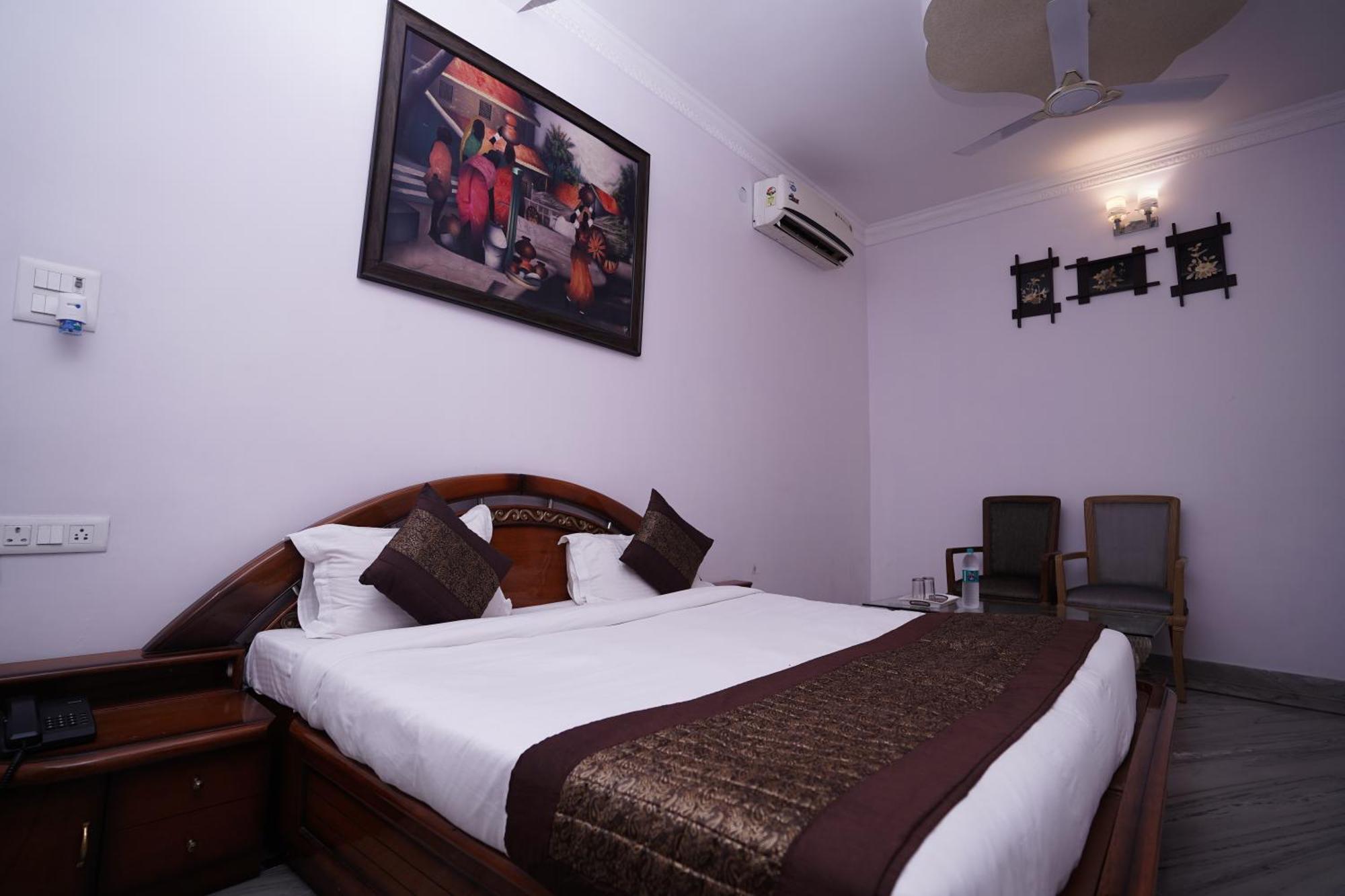Hotel Lecston @Yashobhoomi Dwarka Sector - 25 Metro Station Delhi  Dış mekan fotoğraf