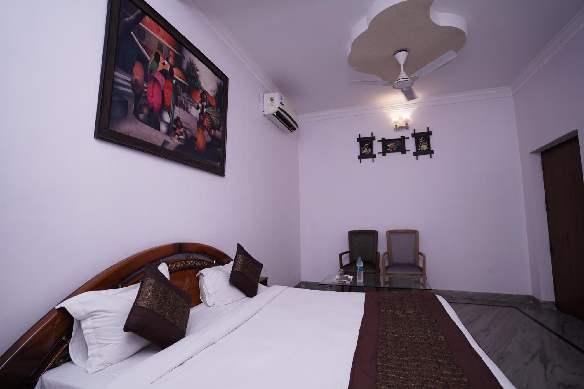Hotel Lecston @Yashobhoomi Dwarka Sector - 25 Metro Station Delhi  Dış mekan fotoğraf