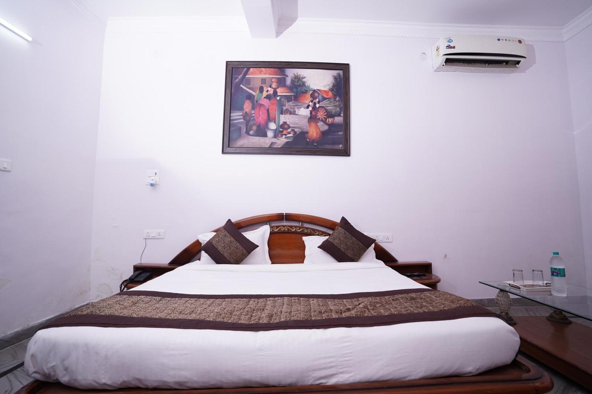 Hotel Lecston @Yashobhoomi Dwarka Sector - 25 Metro Station Delhi  Dış mekan fotoğraf