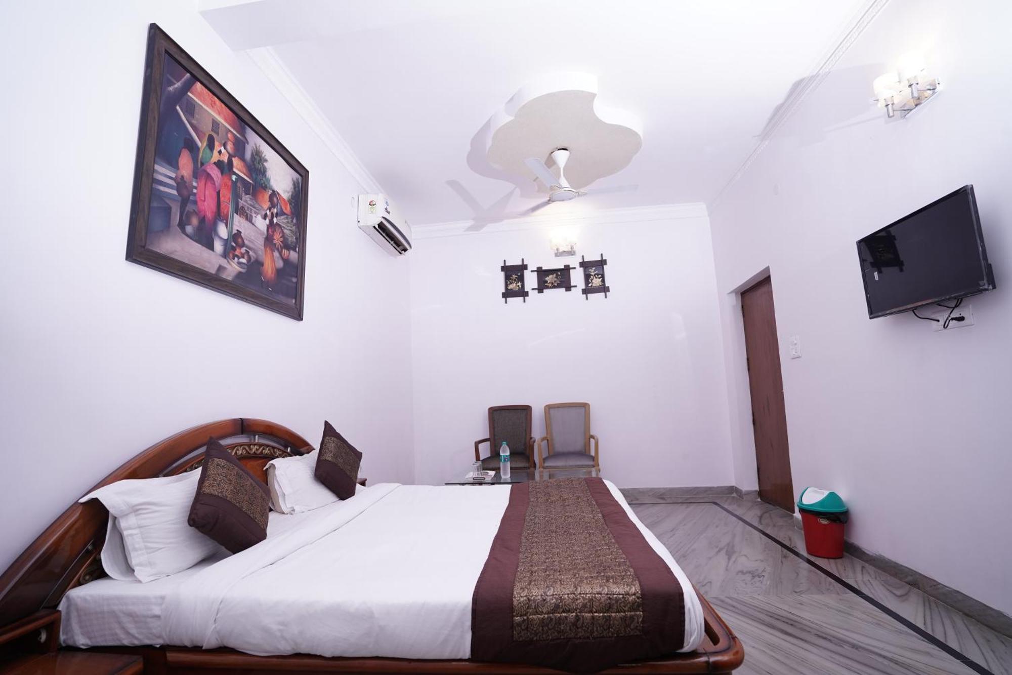 Hotel Lecston @Yashobhoomi Dwarka Sector - 25 Metro Station Delhi  Dış mekan fotoğraf