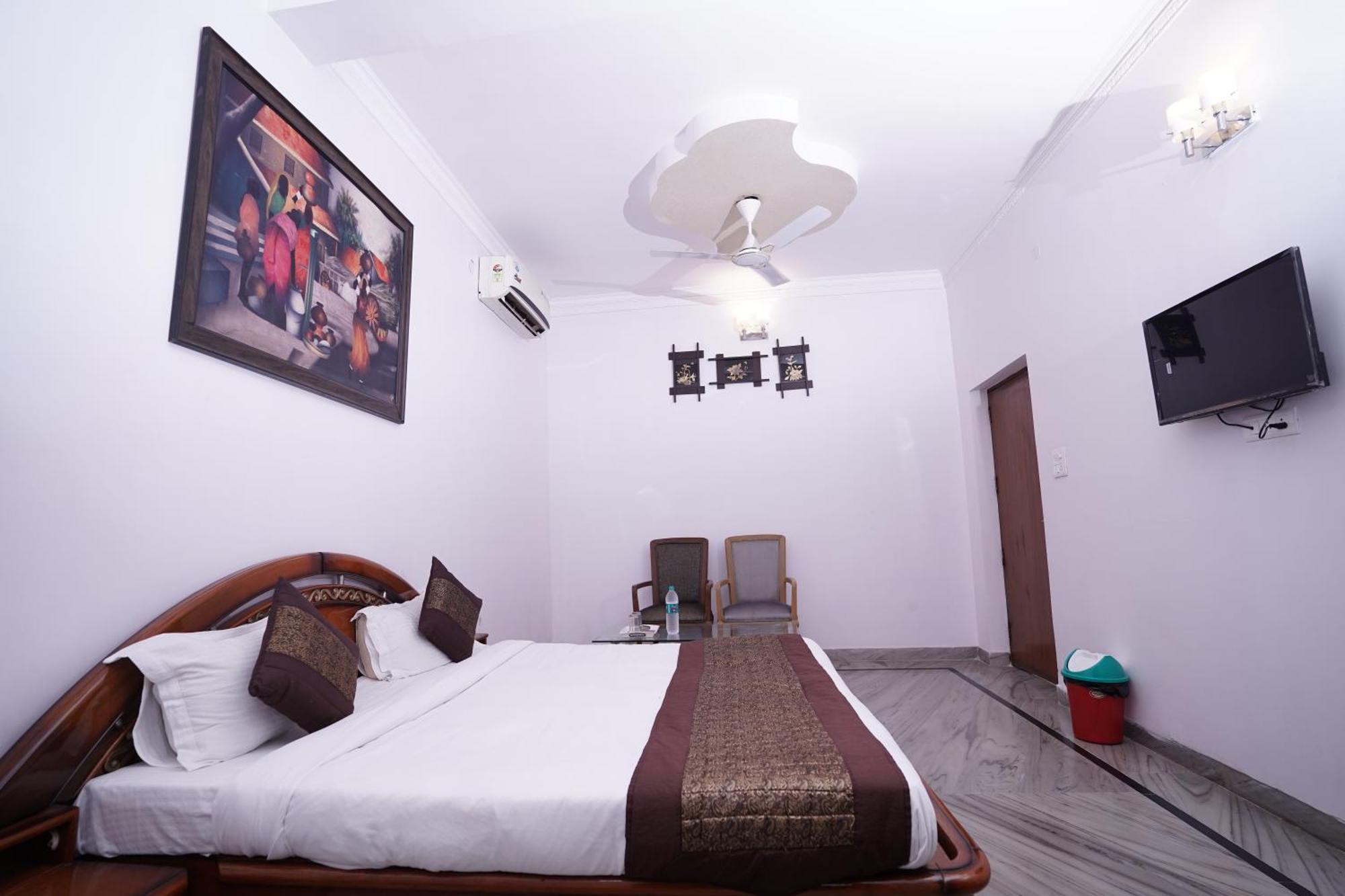 Hotel Lecston @Yashobhoomi Dwarka Sector - 25 Metro Station Delhi  Dış mekan fotoğraf
