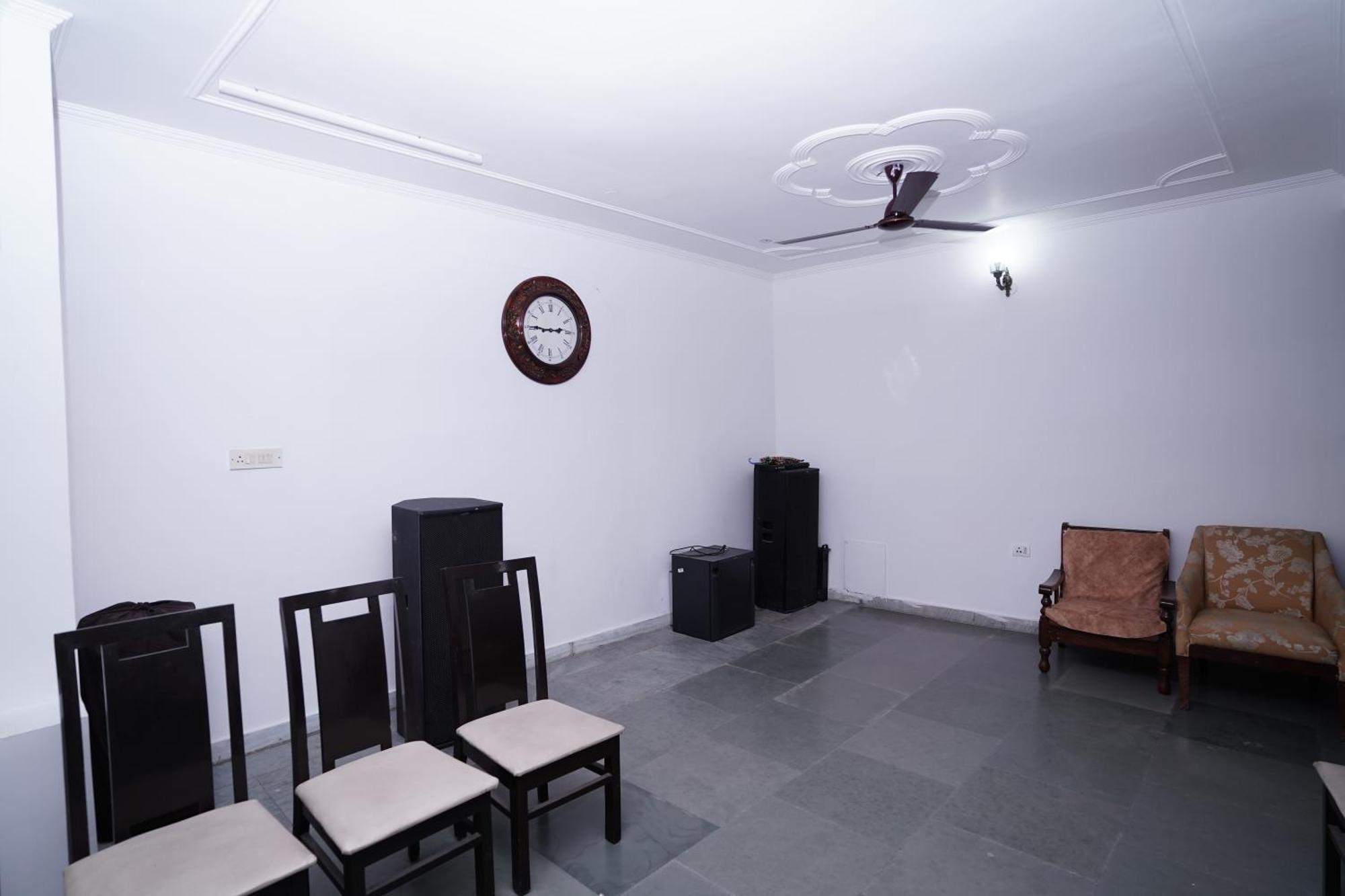 Hotel Lecston @Yashobhoomi Dwarka Sector - 25 Metro Station Delhi  Dış mekan fotoğraf