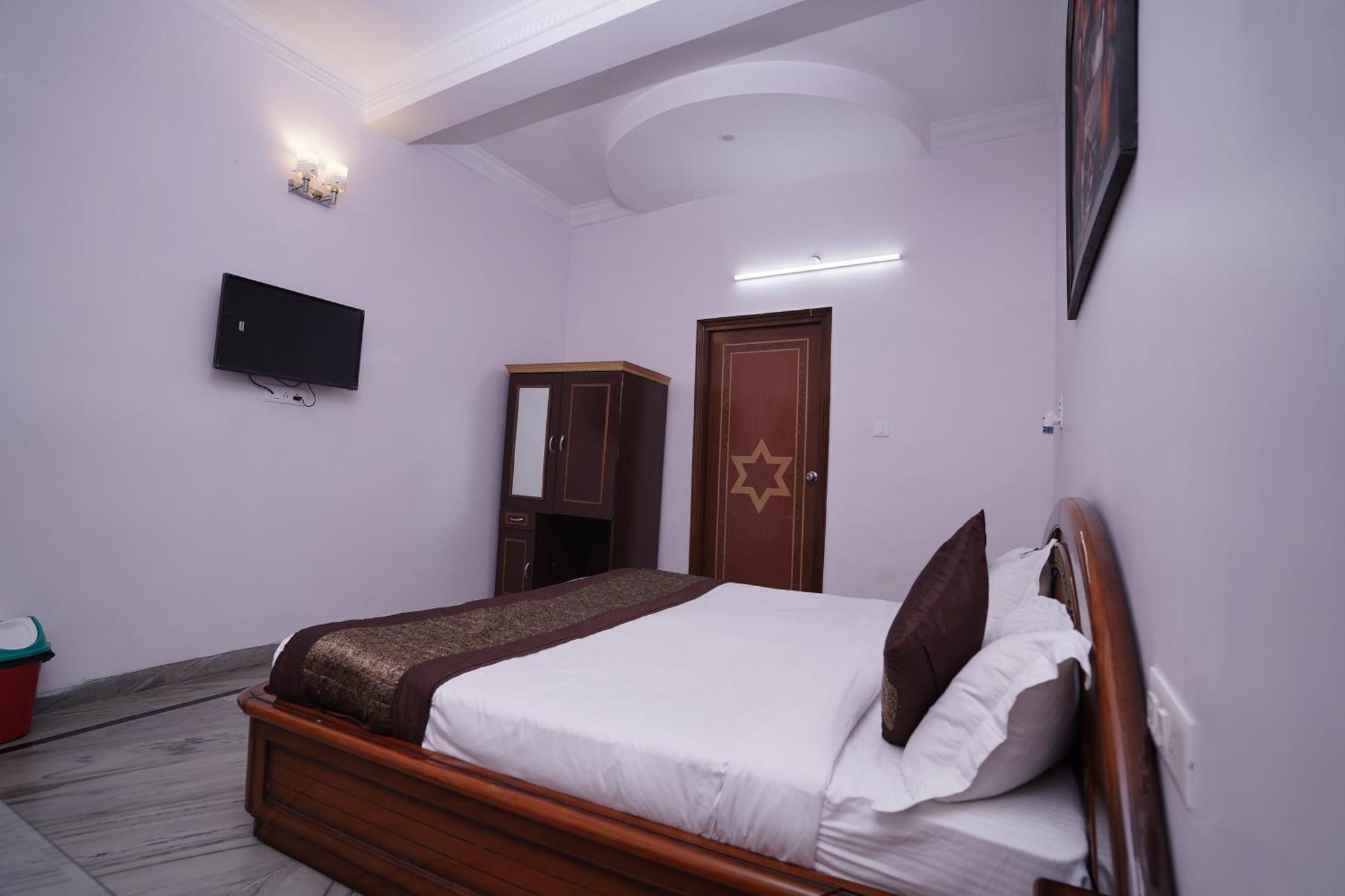Hotel Lecston @Yashobhoomi Dwarka Sector - 25 Metro Station Delhi  Dış mekan fotoğraf