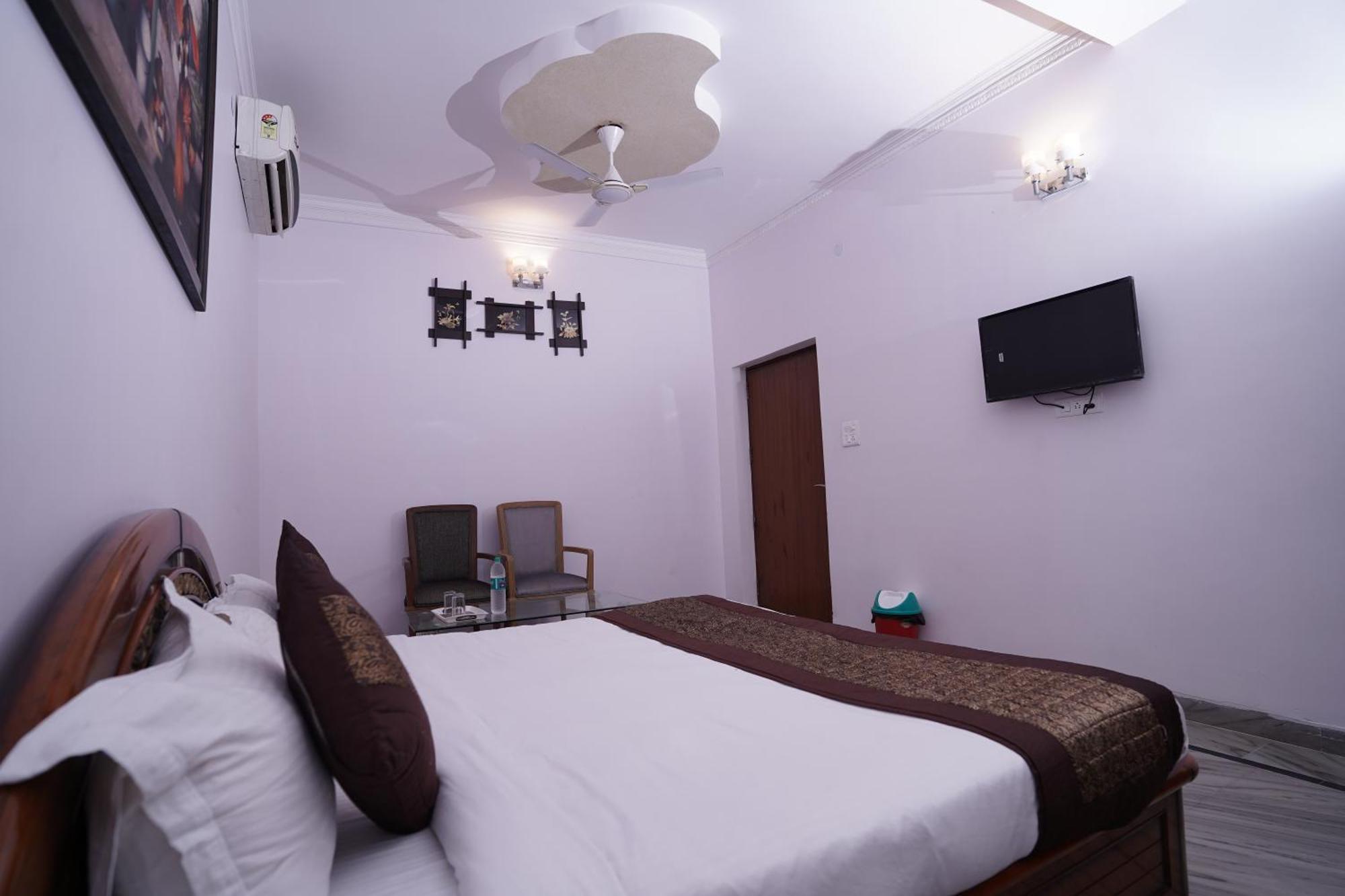 Hotel Lecston @Yashobhoomi Dwarka Sector - 25 Metro Station Delhi  Dış mekan fotoğraf